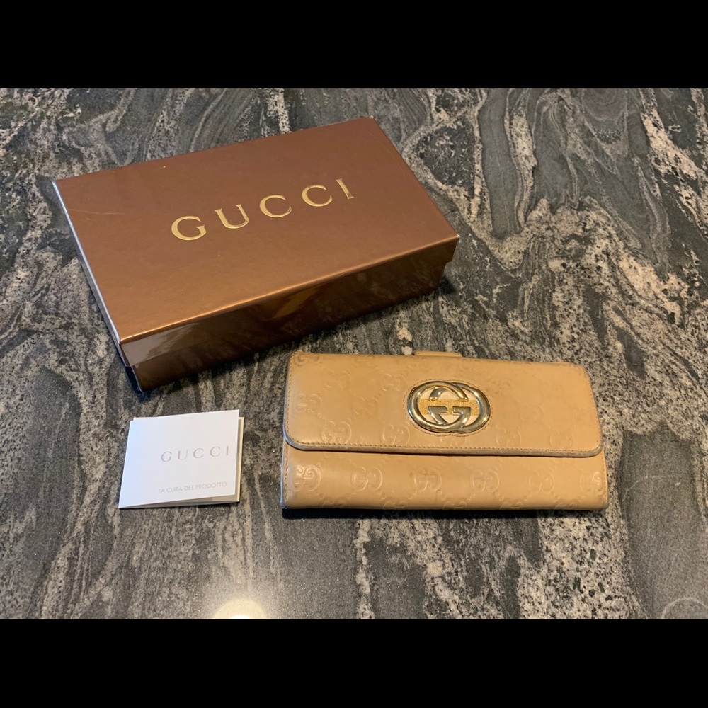 Authentic Gucci Women’s Leather Wallet